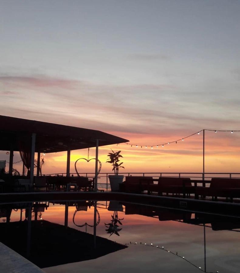 Beach Club Odessa Hotel Night Club Exterior foto